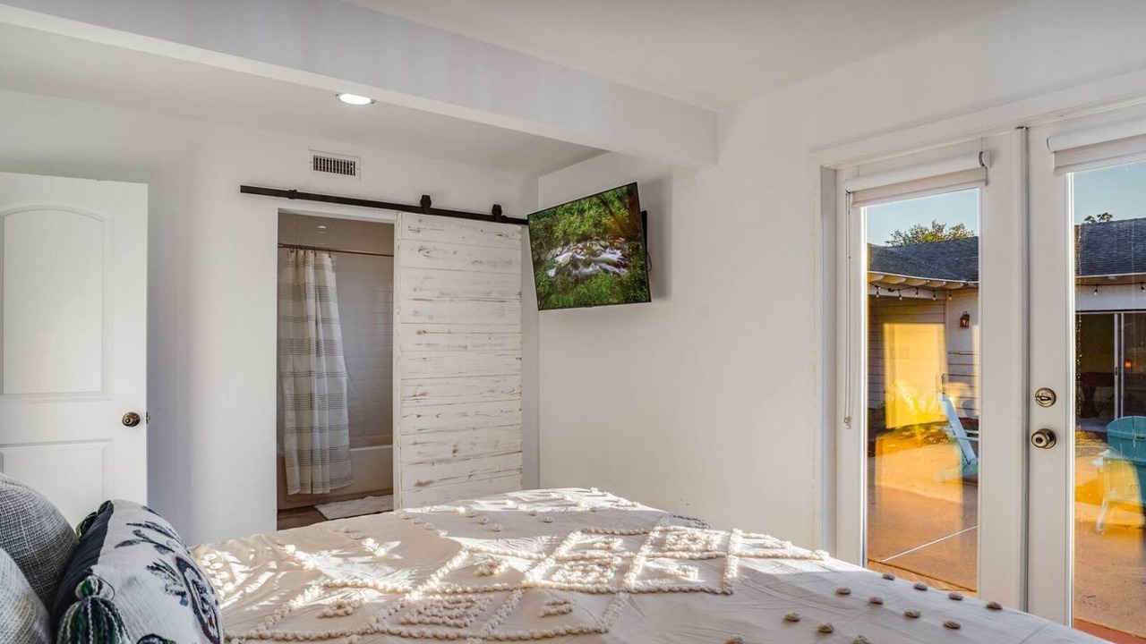 Photo of Bedroom in North Tustin