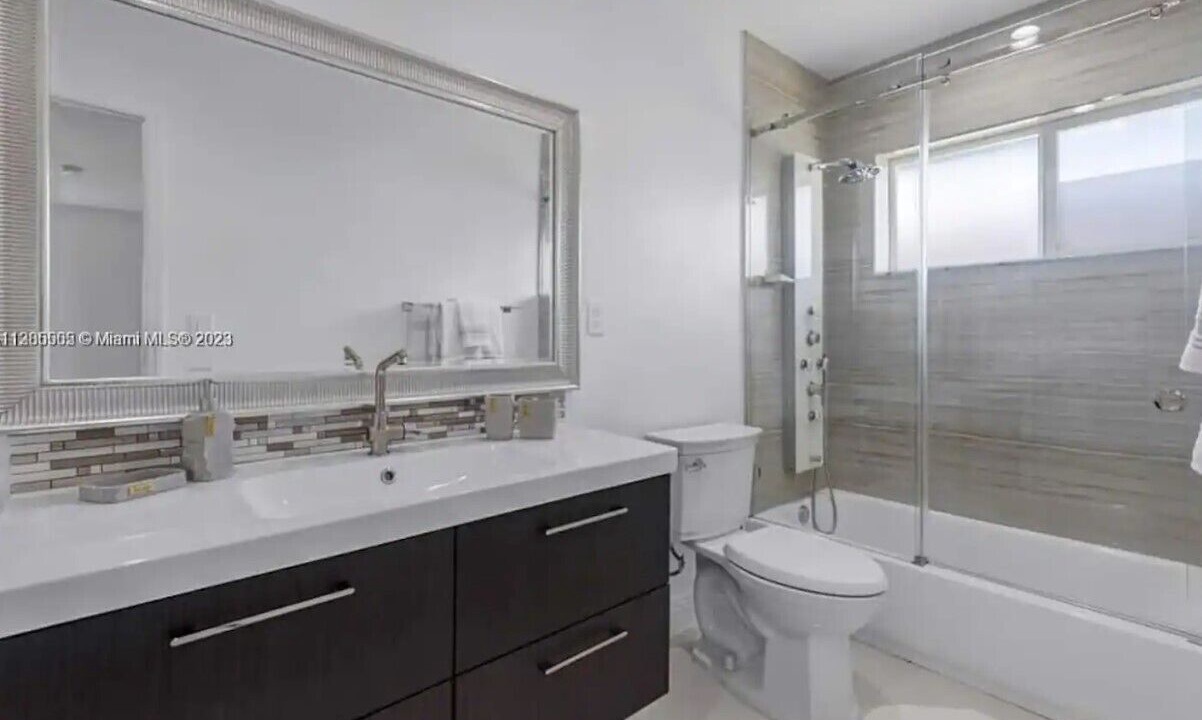 Photo of Bathroom in Melaleuca Gardens