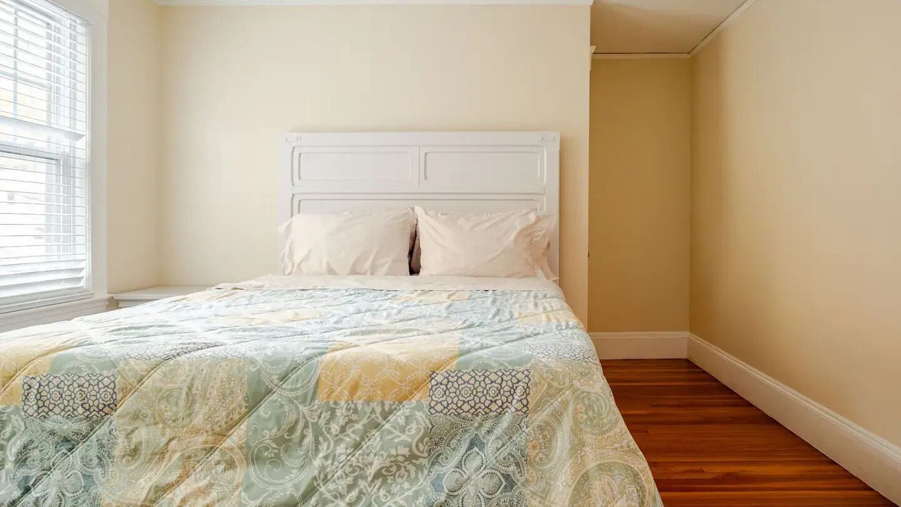 Photo of Bedroom in Commonwealth