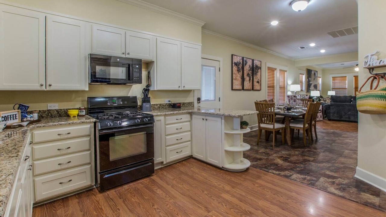 Photo of Kitchen in Lacy-Lakeview