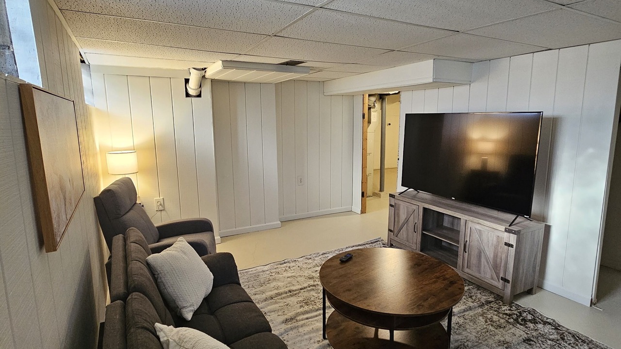 Photo of Livingroom in Warren