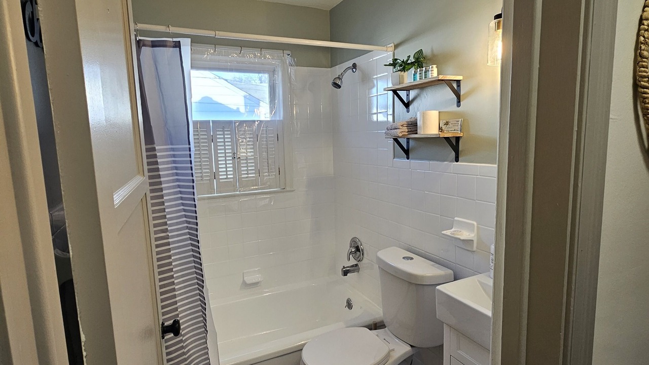 Photo of Bathroom in Warren