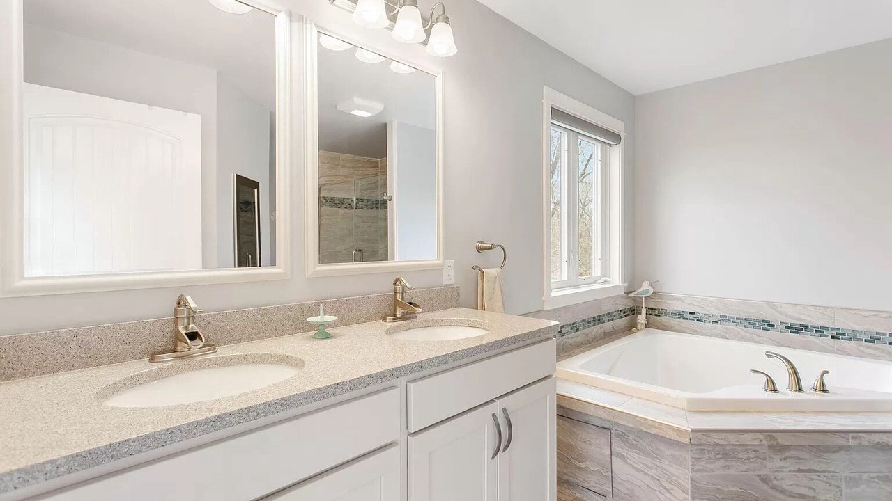 Photo of Bathroom in Miami Park