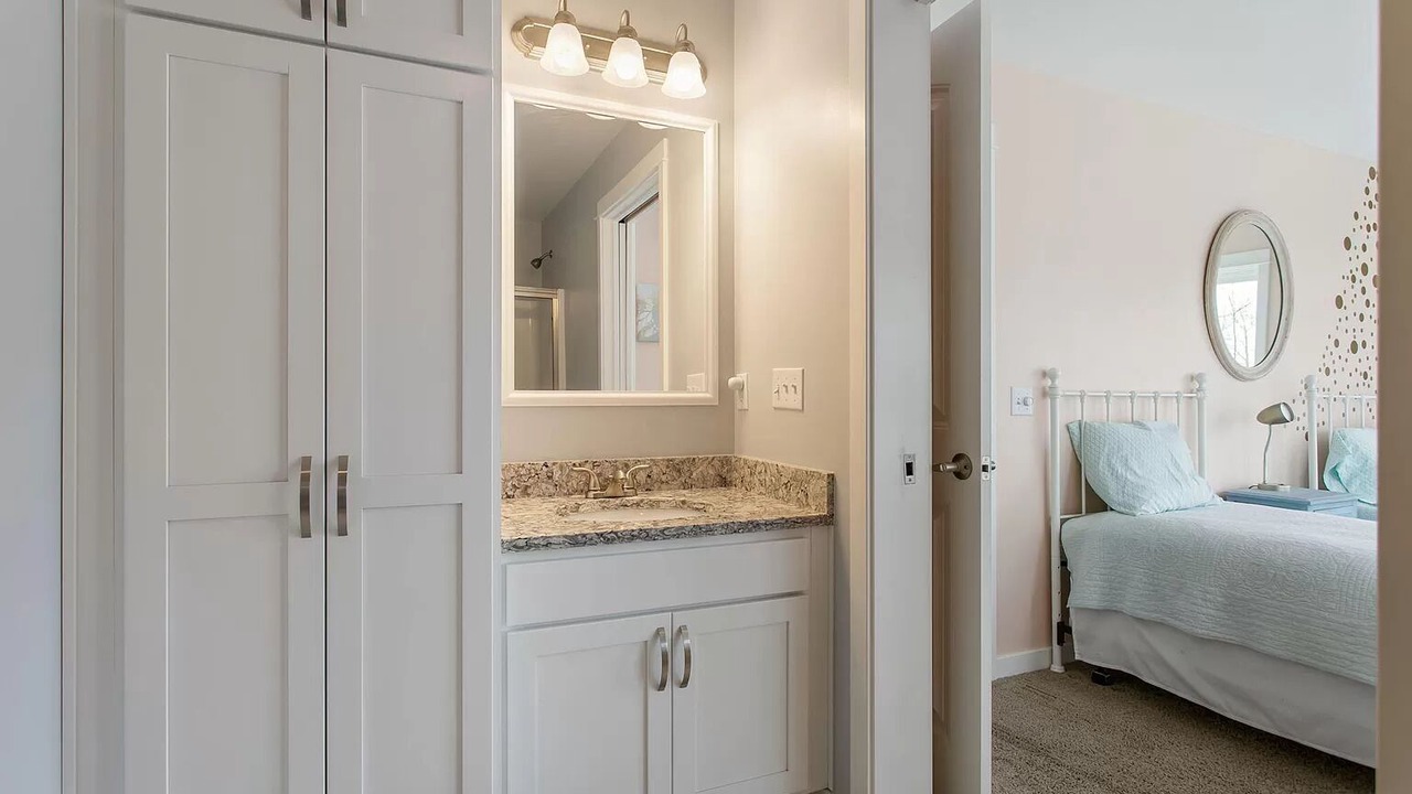 Photo of Bathroom in Miami Park