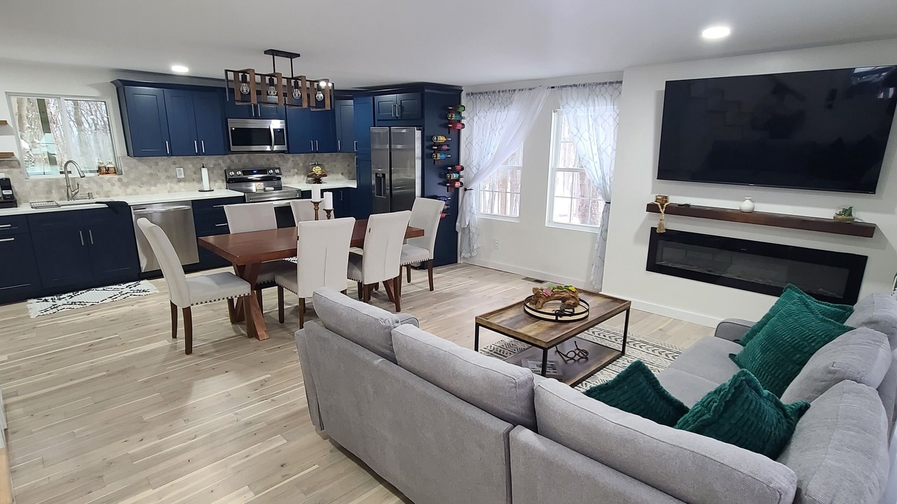 Photo of Livingroom in Alpine Lake