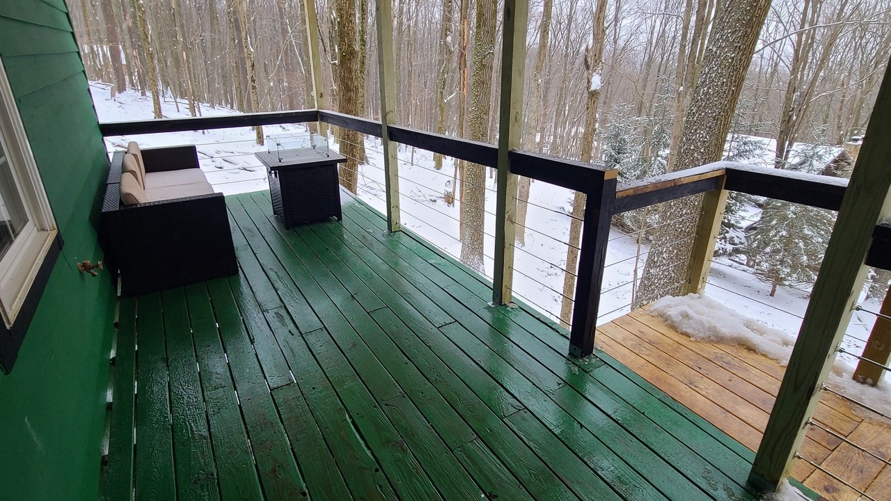 Photo of Patio Balcony in Alpine Lake