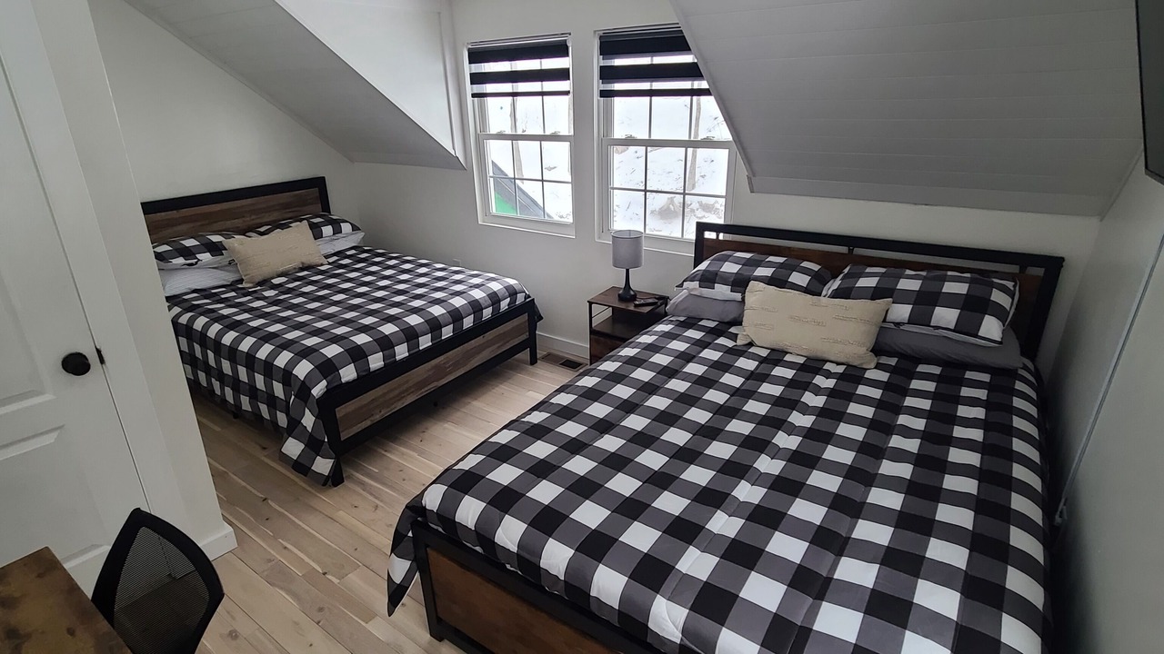 Photo of Bedroom in Alpine Lake