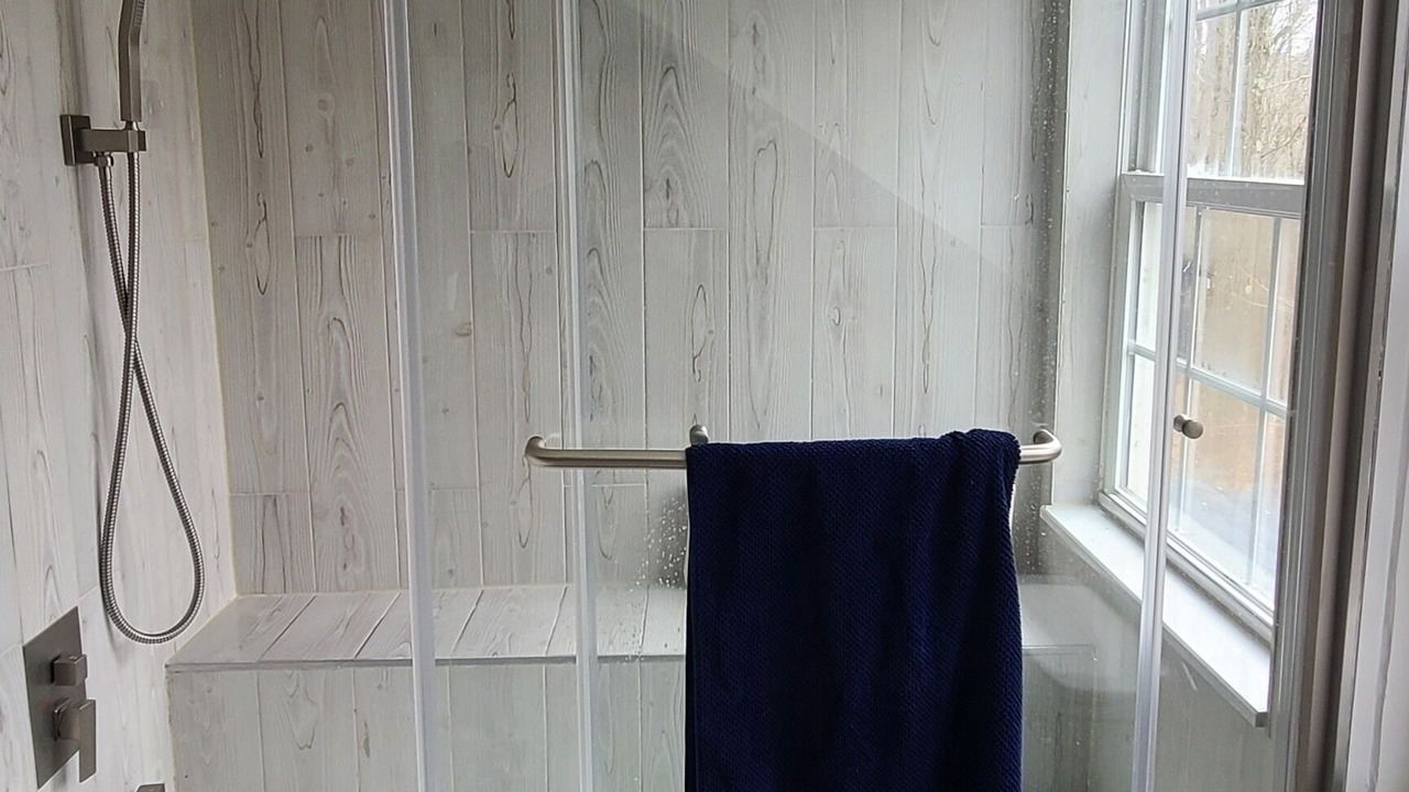 Photo of Bathroom in Alpine Lake