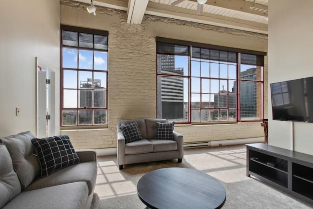 Photo of Livingroom in Arts/Warehouse District
