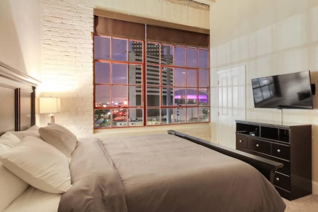 Photo of Bedroom in Arts/Warehouse District