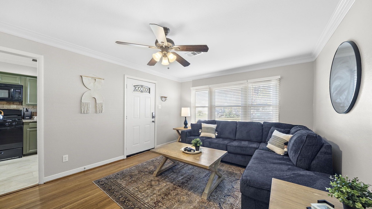 Photo of Livingroom in Pasadena