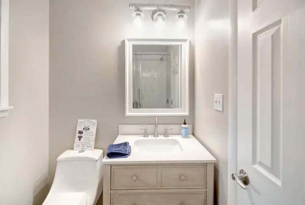 Photo of Bathroom in Lyons