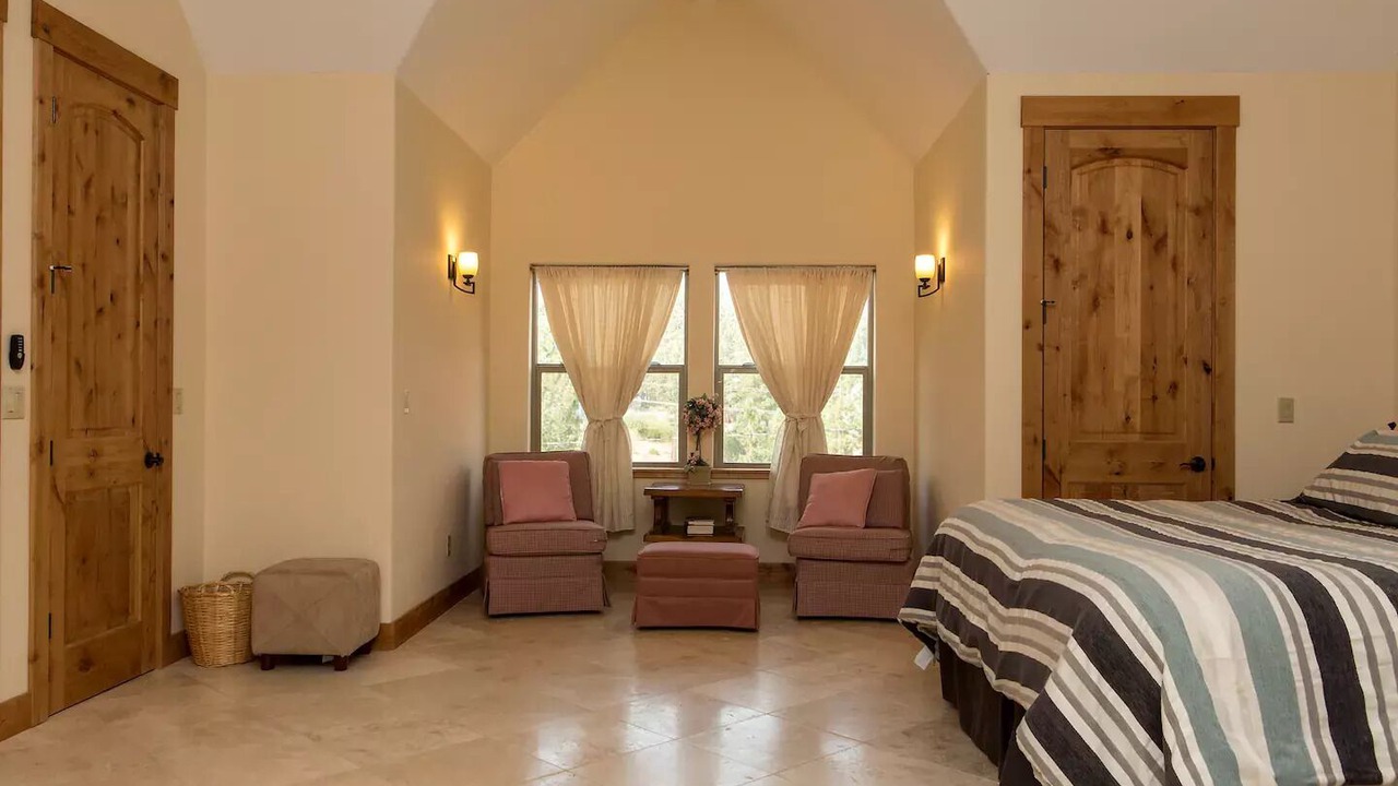 Photo of Bedroom in Mountain View Estates