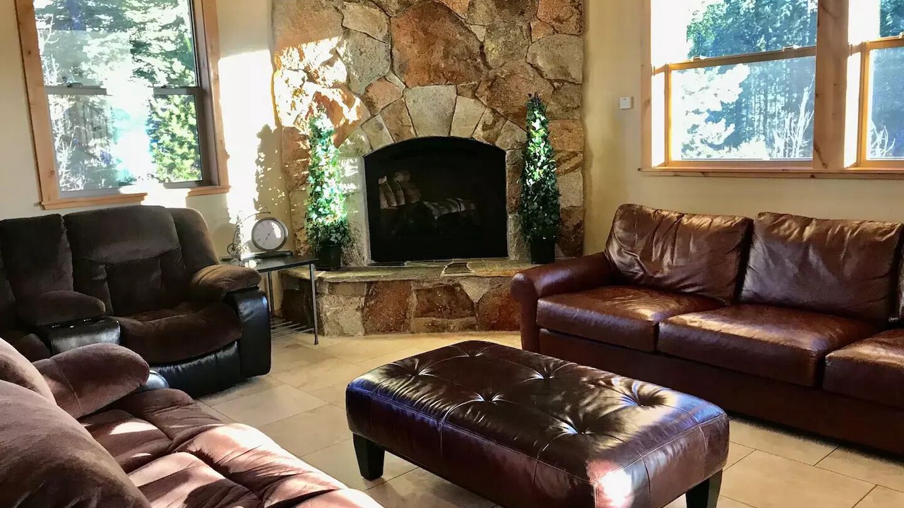 Photo of Livingroom in Mountain View Estates