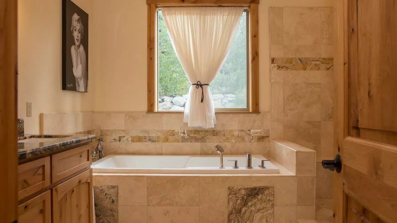 Photo of Bathroom in Mountain View Estates