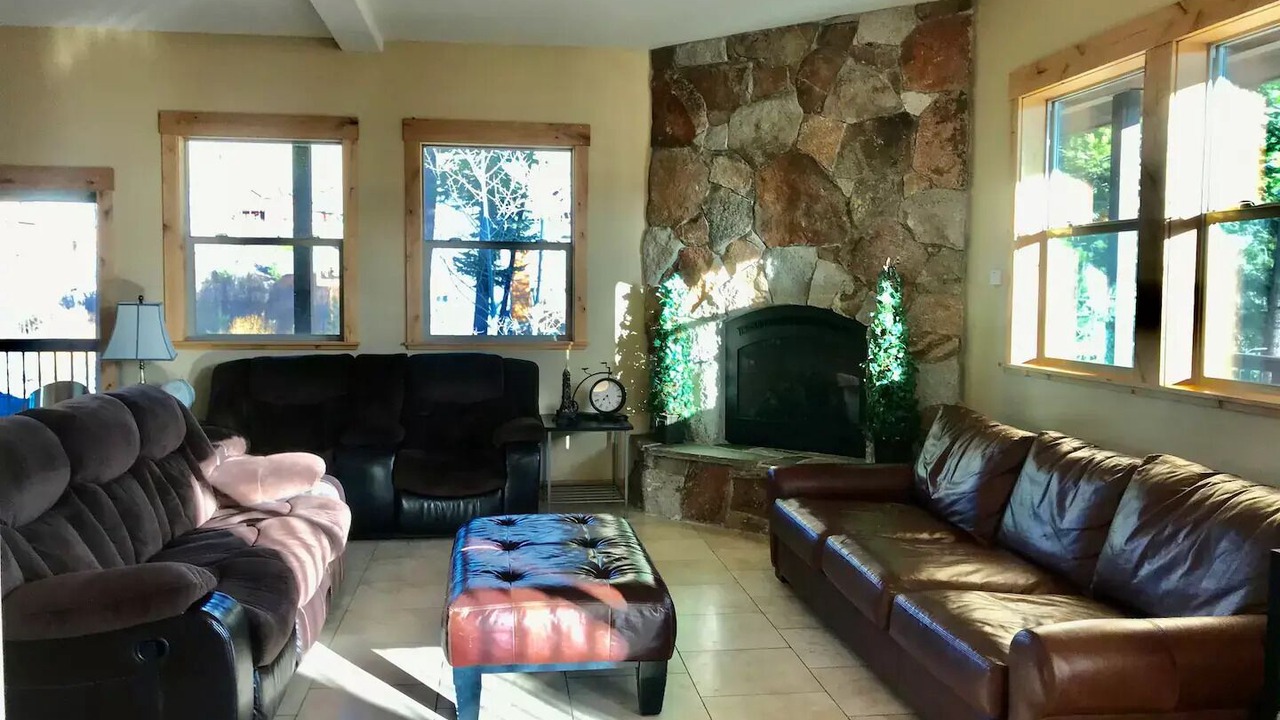 Photo of Livingroom in Mountain View Estates