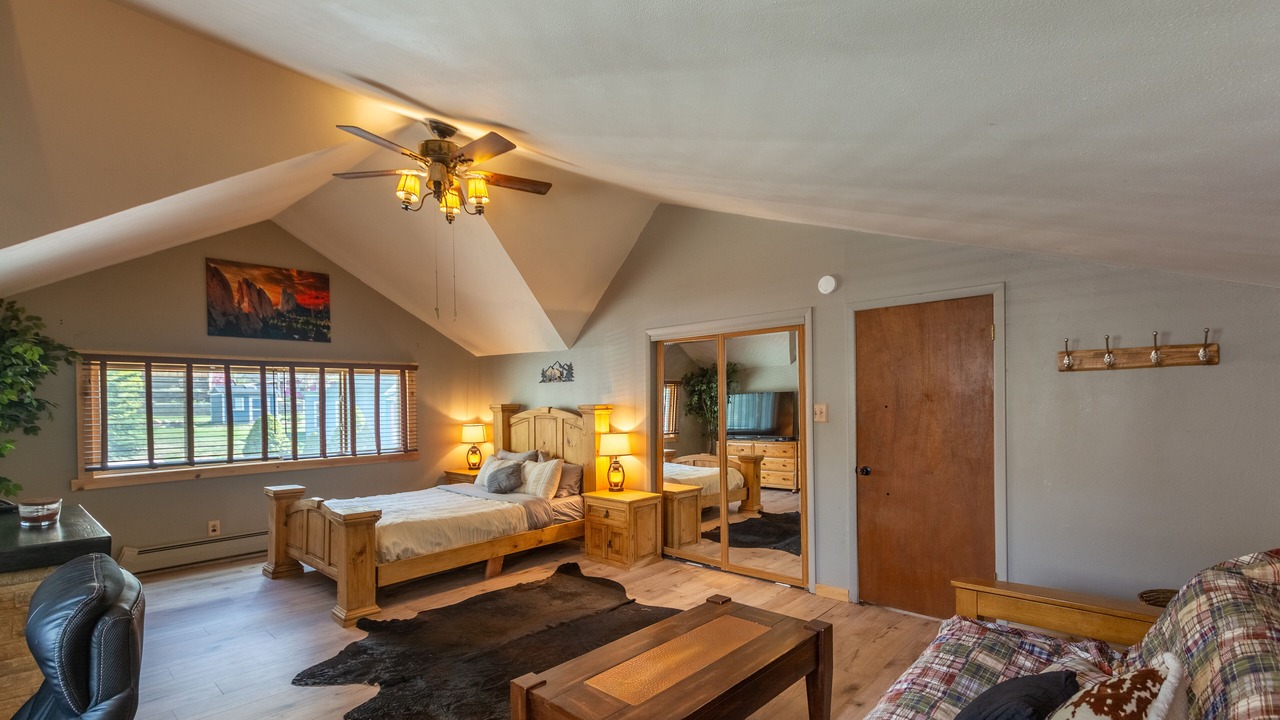 Photo of Bedroom in Idaho Springs