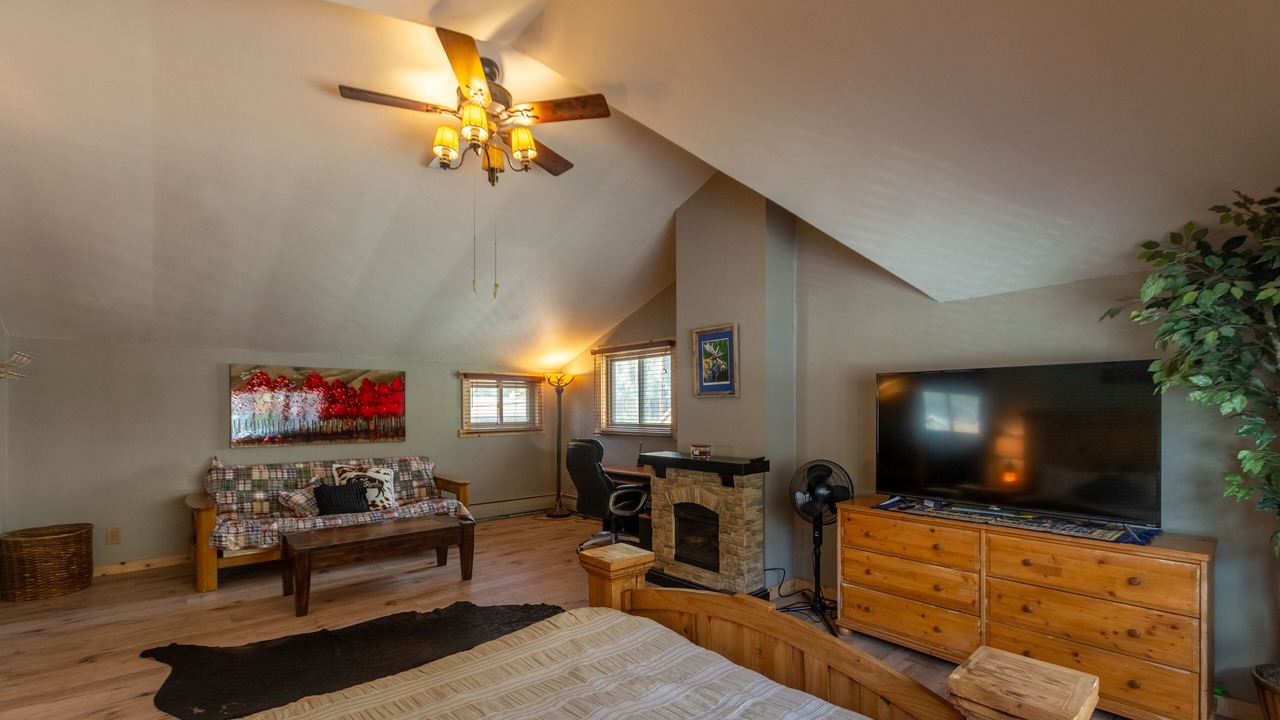 Photo of Bedroom in Idaho Springs