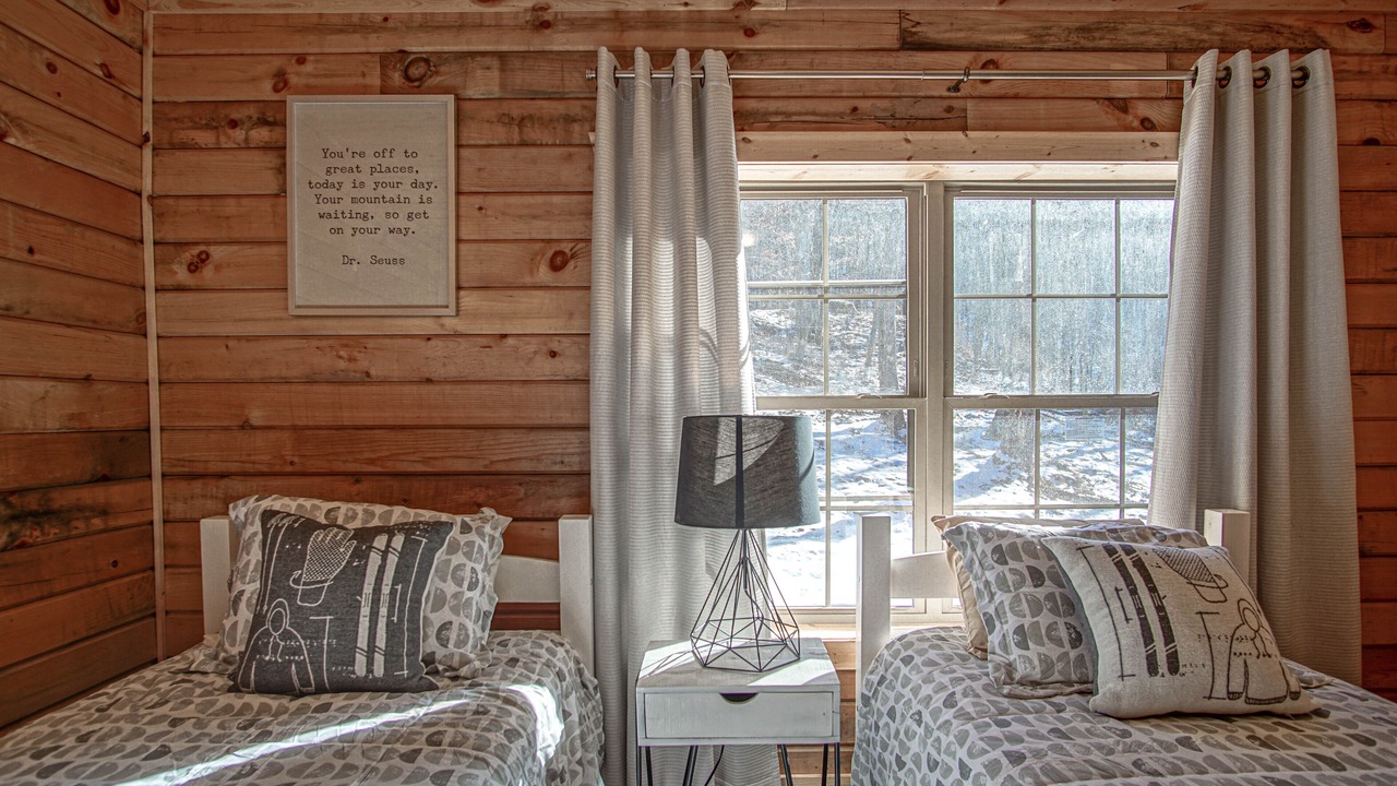 Photo of Bedroom in Mountain Base