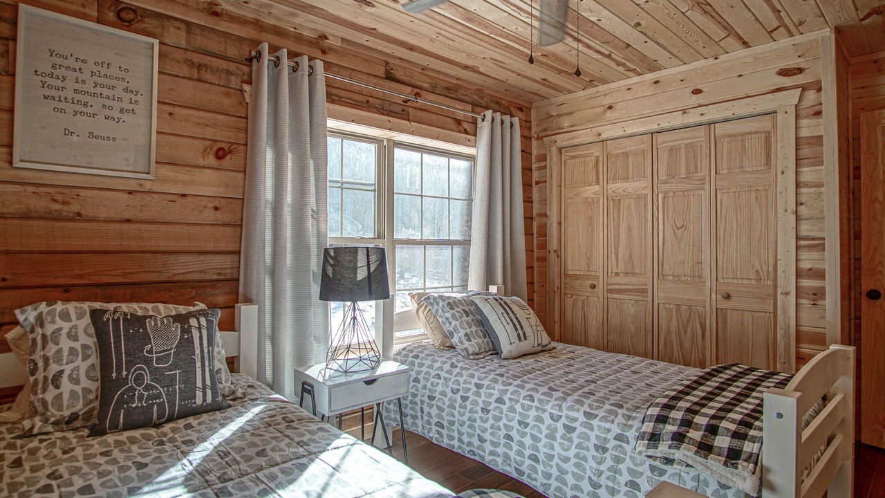 Photo of Bedroom in Mountain Base