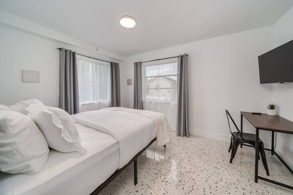 Photo of Bedroom in Midtown