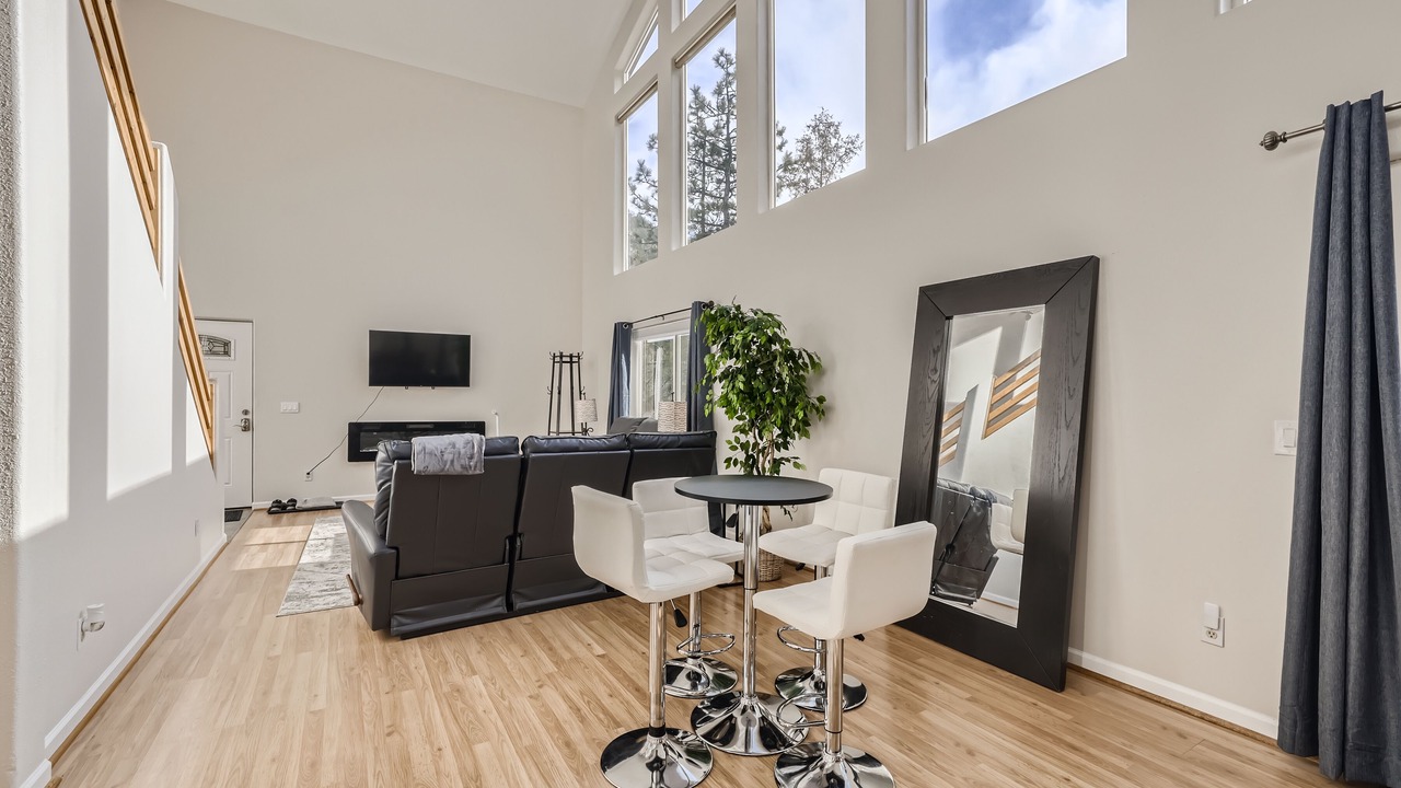 Photo of Bedroom in Idaho Springs