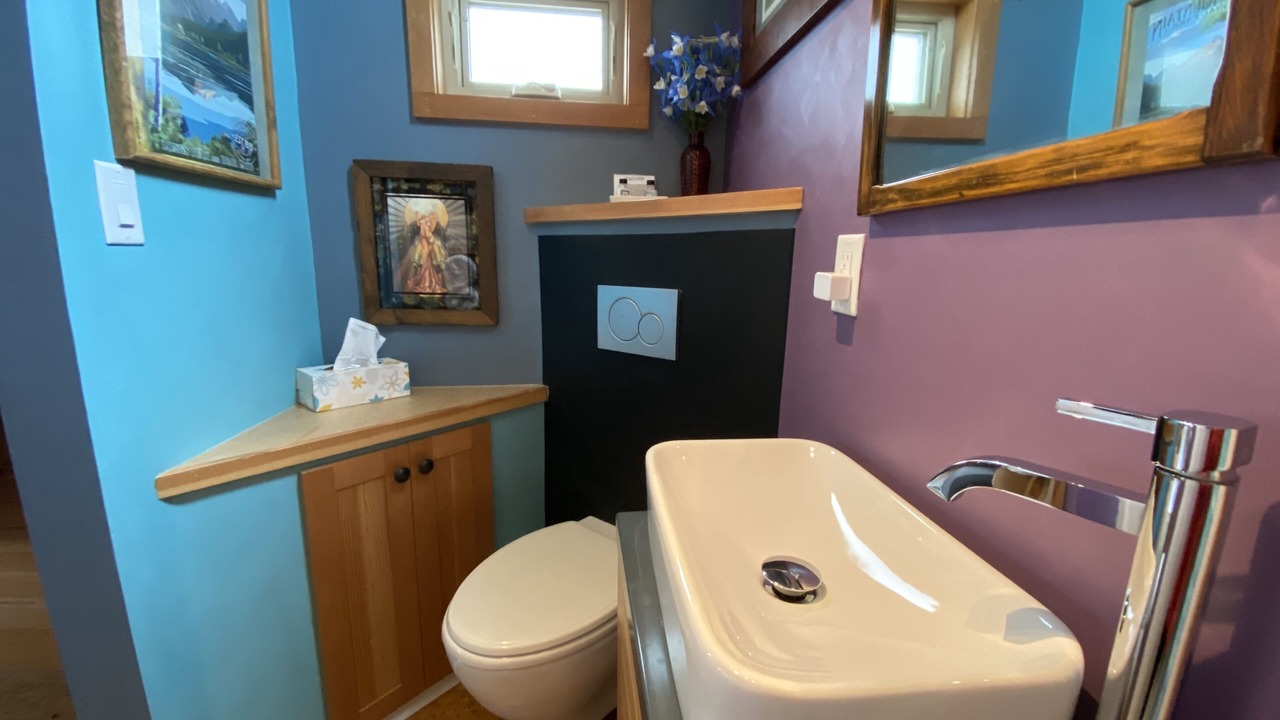 Photo of Bathroom in Lyons