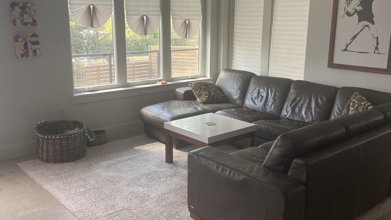 Photo of Livingroom in MLK