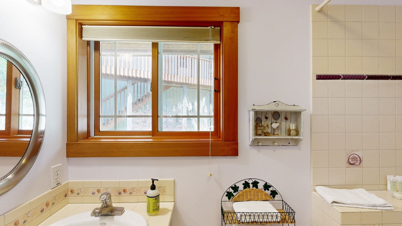 Photo of Bathroom in Lopez Island
