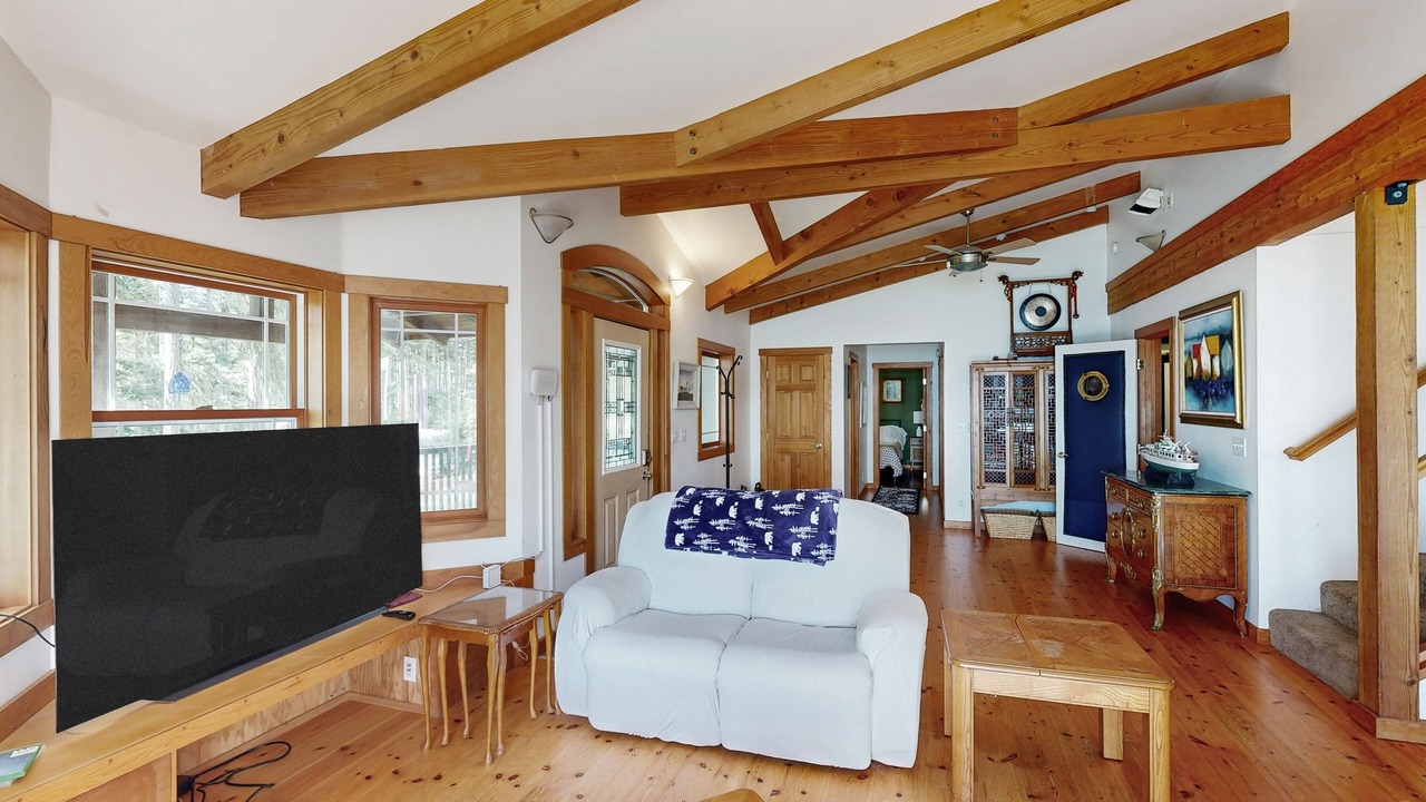 Photo of Livingroom in Lopez Island