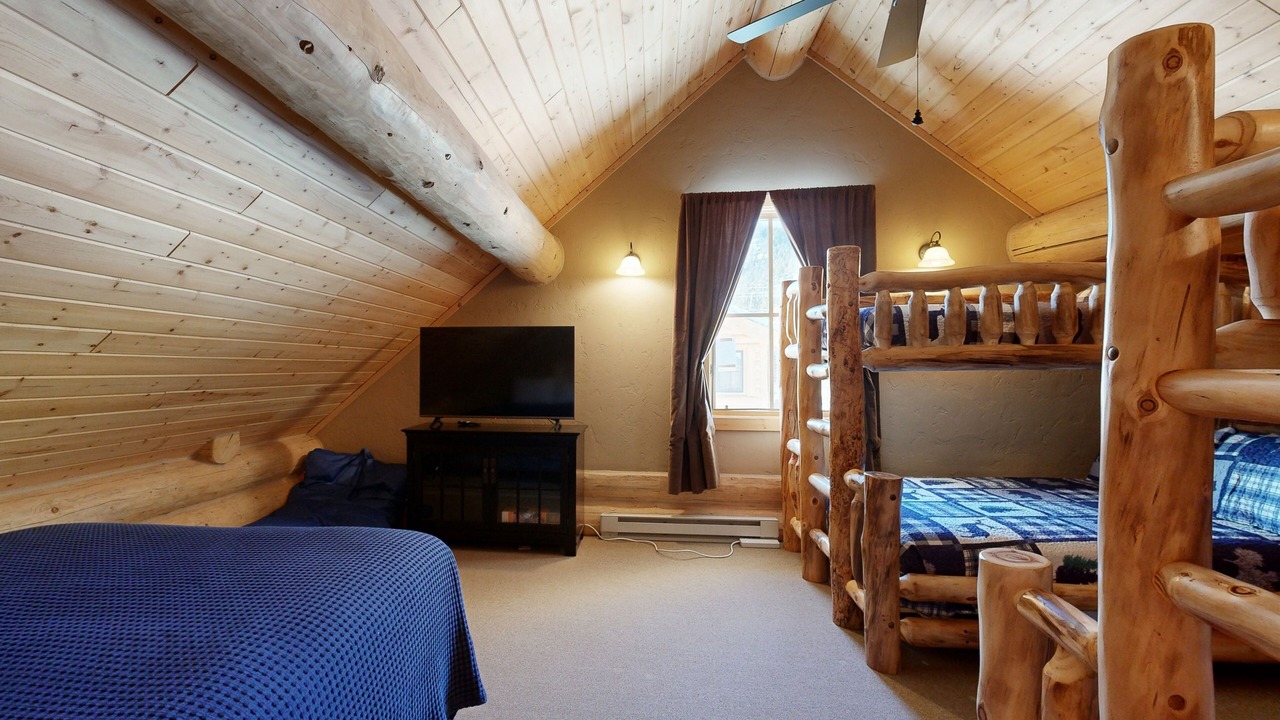 Photo of Bedroom in South Fork