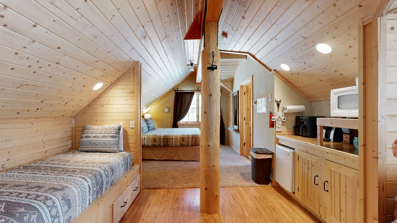 Photo of Bedroom in South Fork