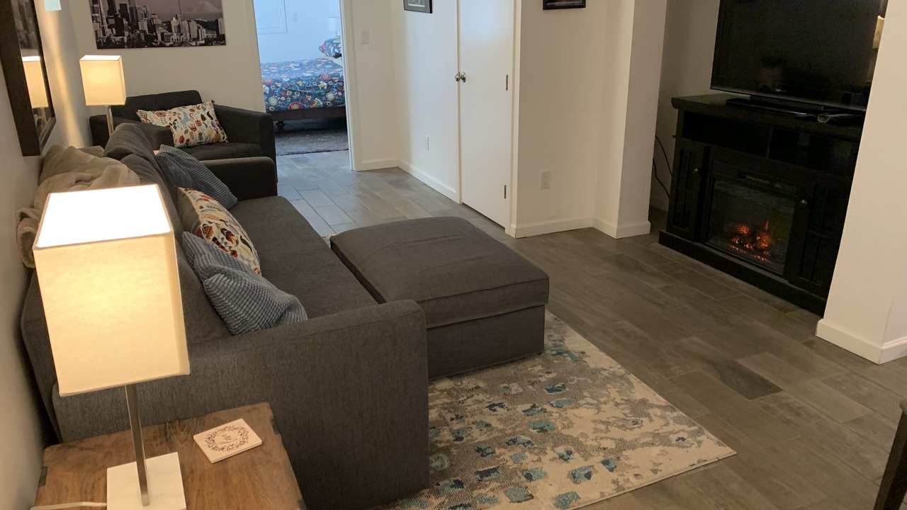Photo of Livingroom in North Admiral