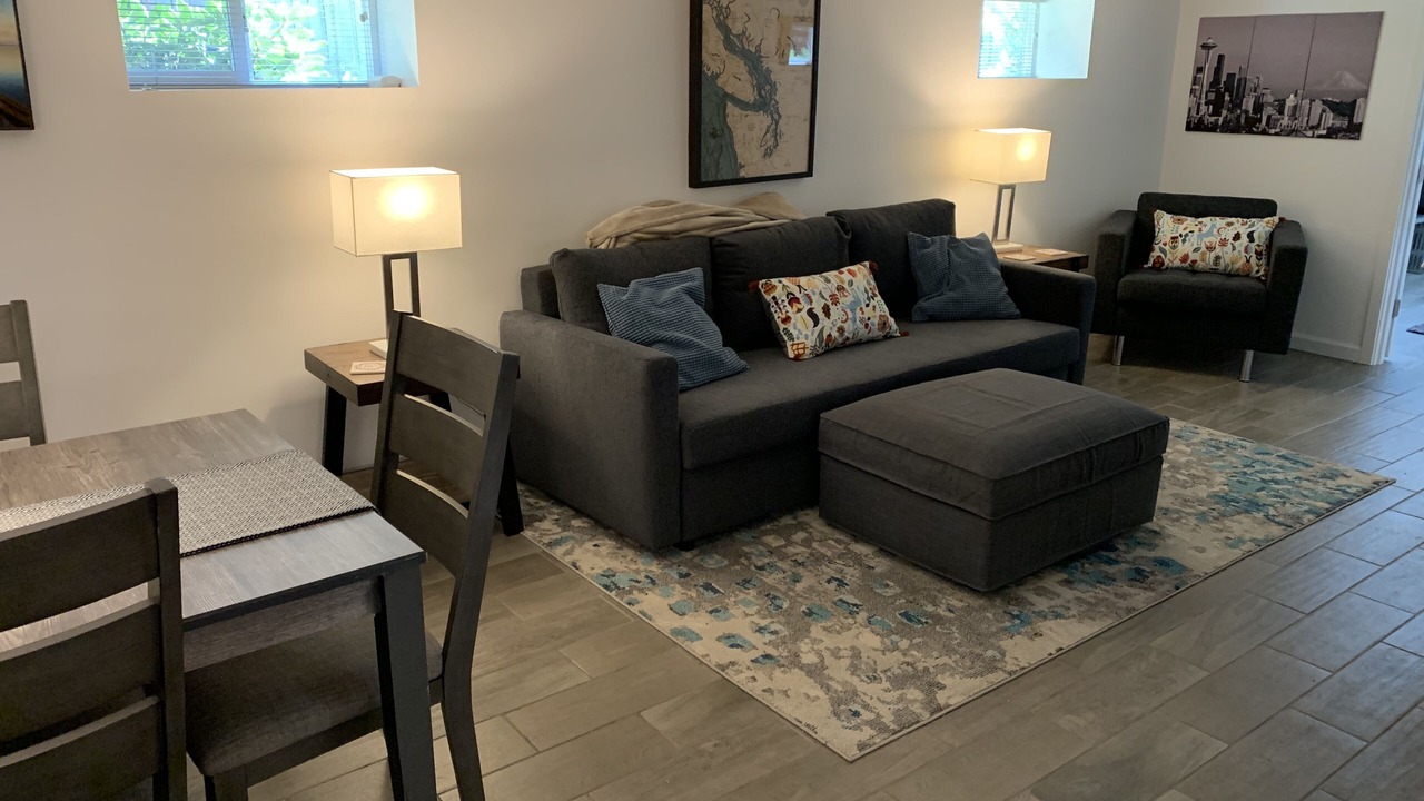 Photo of Livingroom in North Admiral