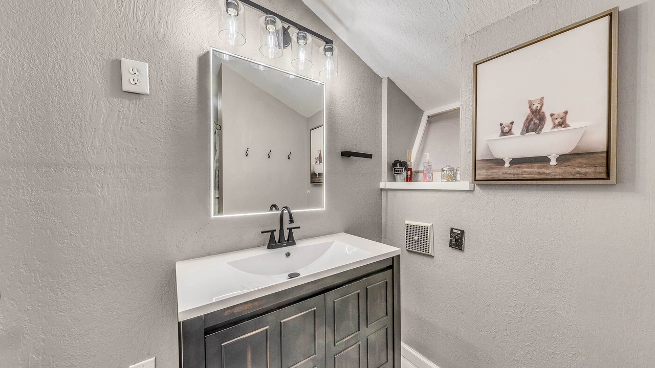 Photo of Bathroom in Ruidoso Downs