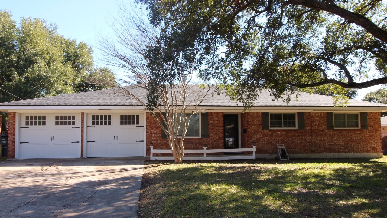 Photo of Outdoor in Bryan
