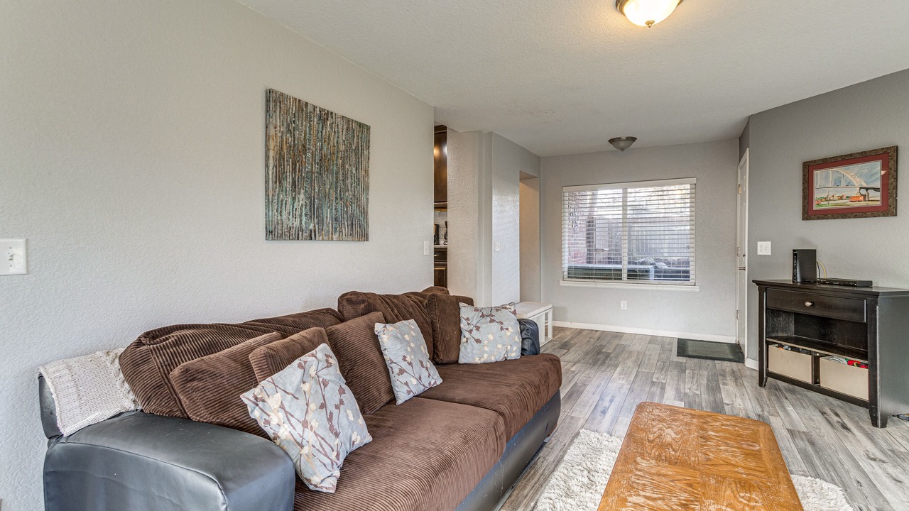 Photo of Livingroom in Northeast Park Hill