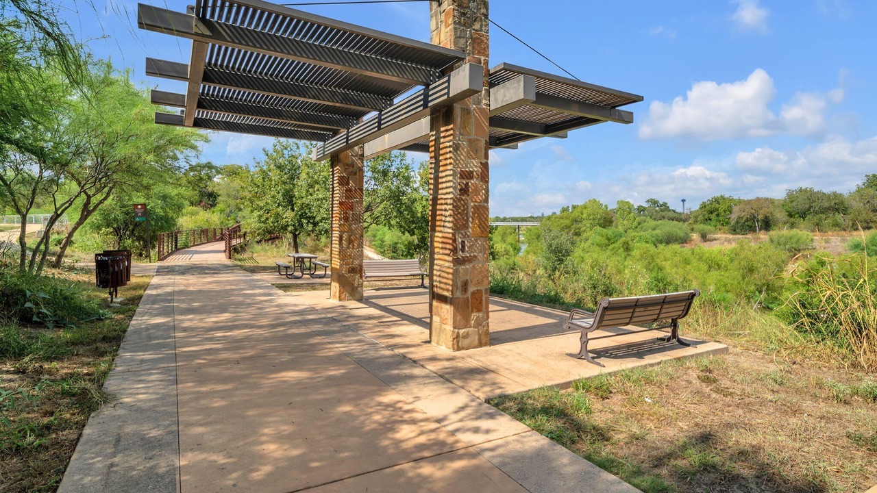 Photo of Patio Balcony in Harlandale