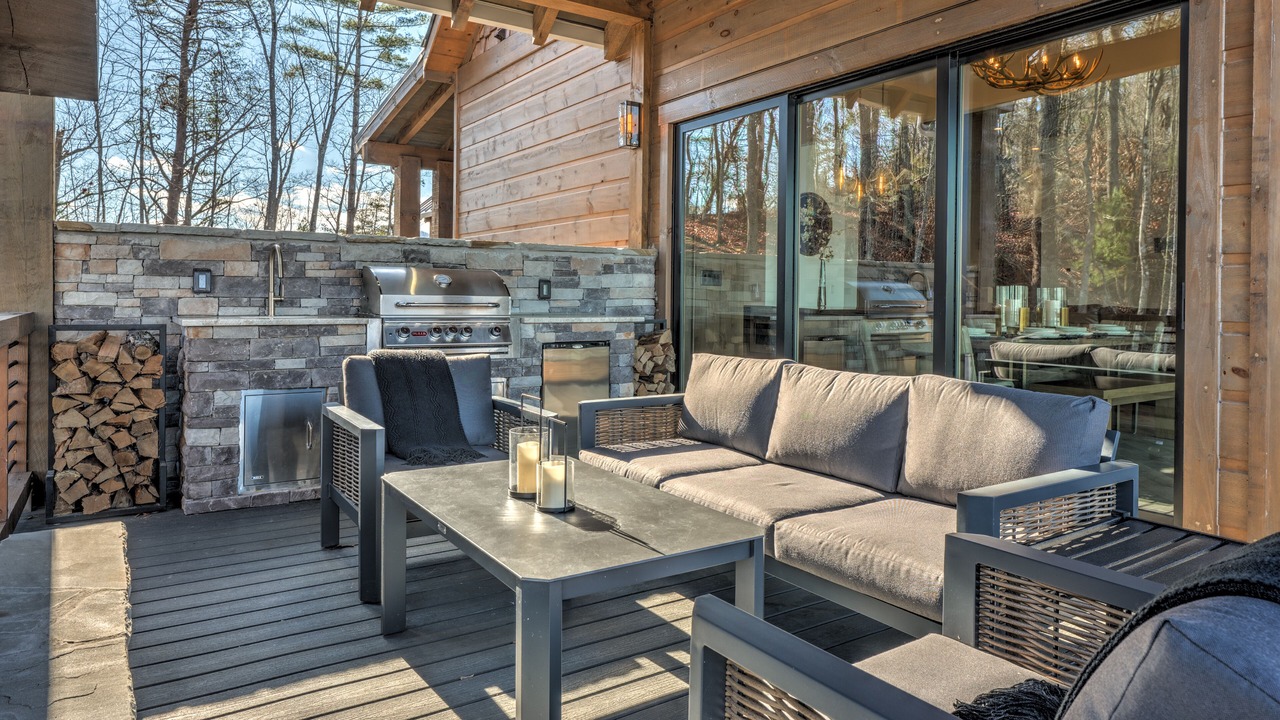 Photo of Patio Balcony in Necowa Cove