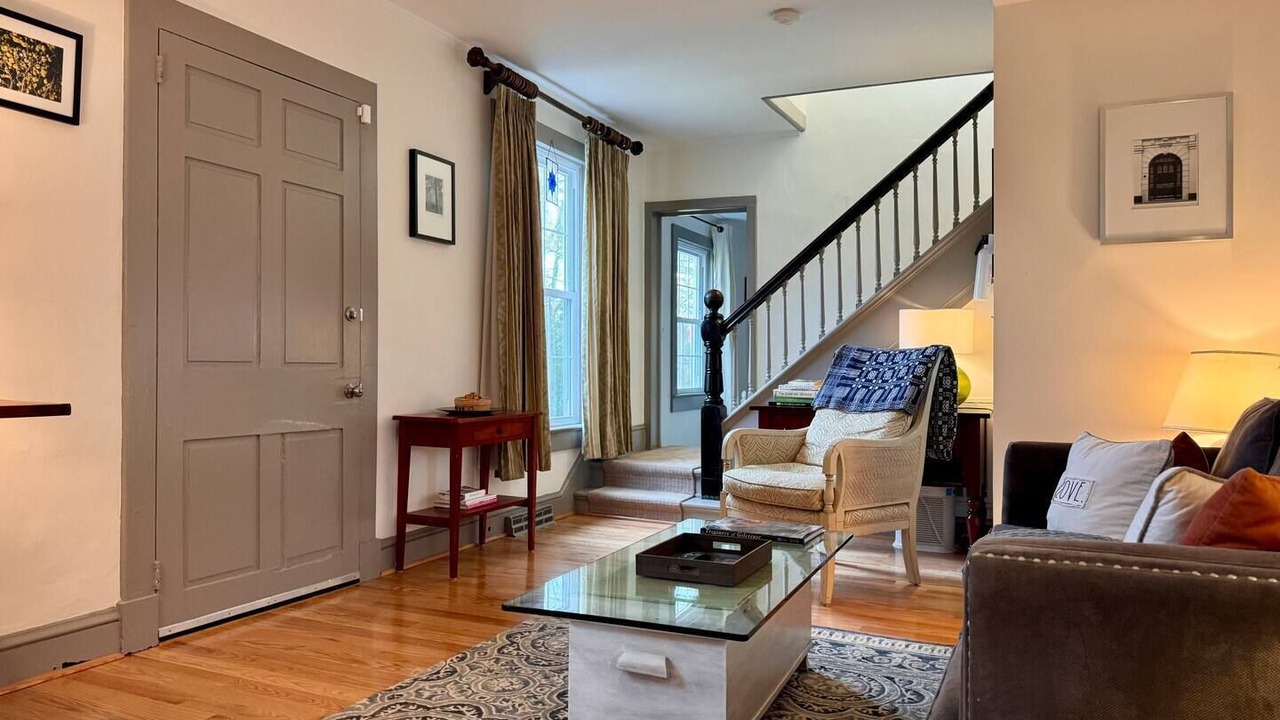Photo of Livingroom in Upperville