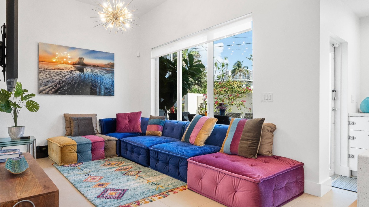 Photo of Livingroom in Dolphin Isles