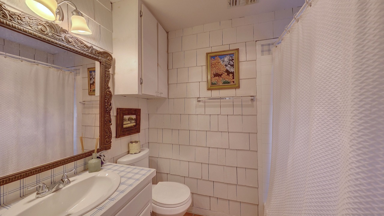 Photo of Bathroom in Hunt