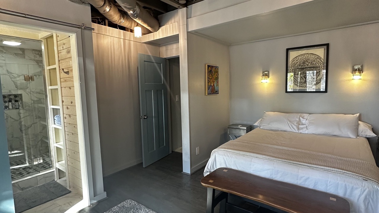 Photo of Bedroom in Salem