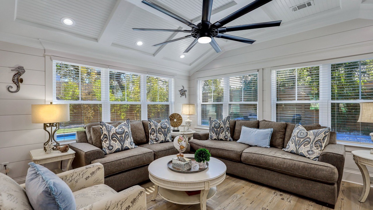 Photo of Livingroom in Demere Park