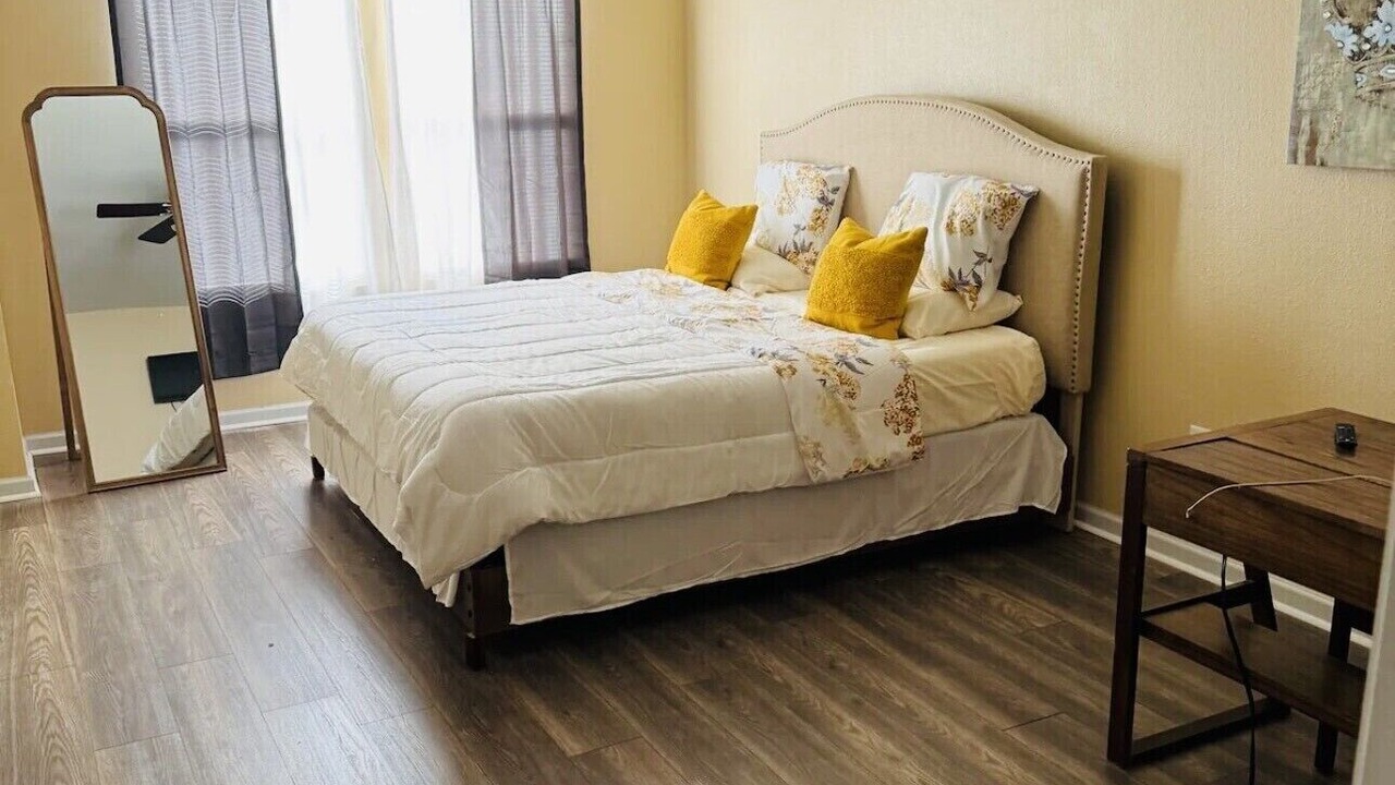 Photo of Bedroom in Normal