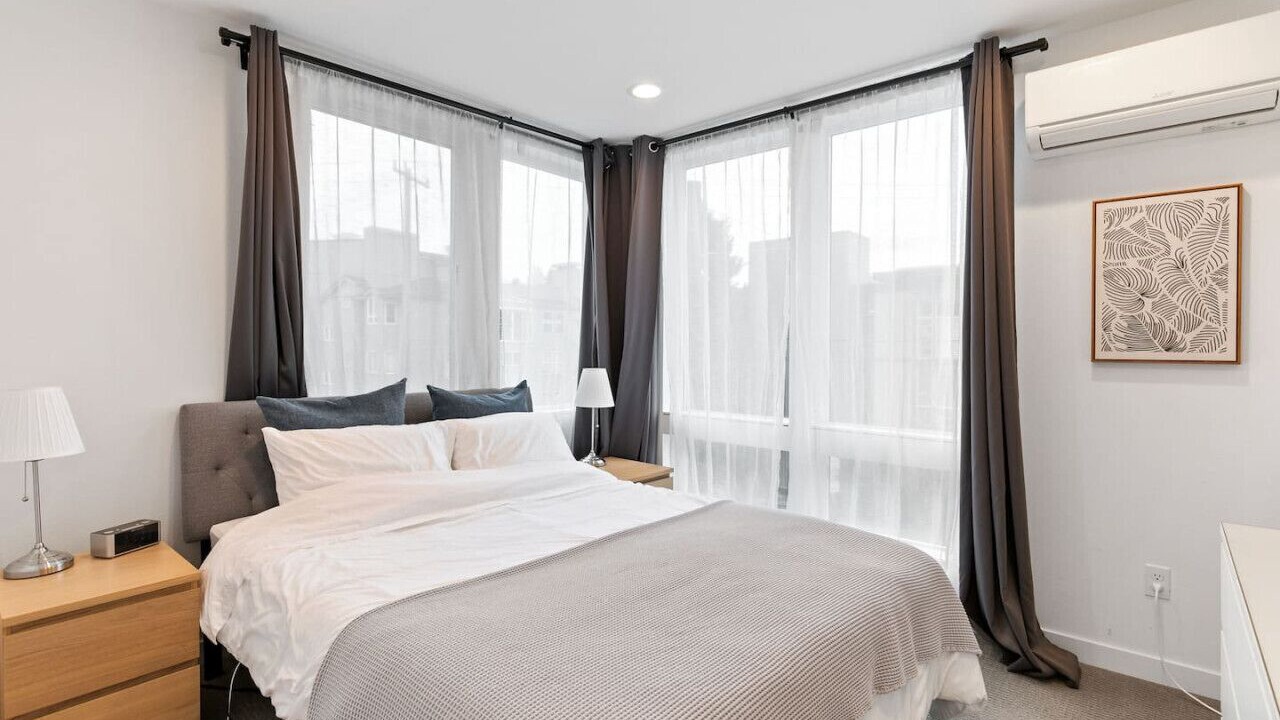 Photo of Bedroom in University District