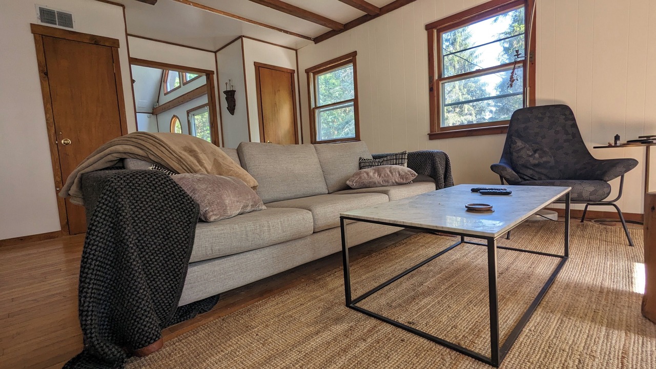 Photo of Livingroom in Town of Colchester