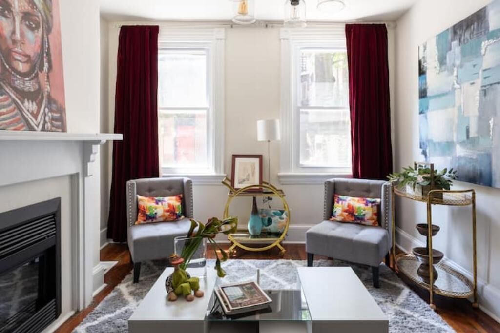 Photo of Livingroom in Rittenhouse Row