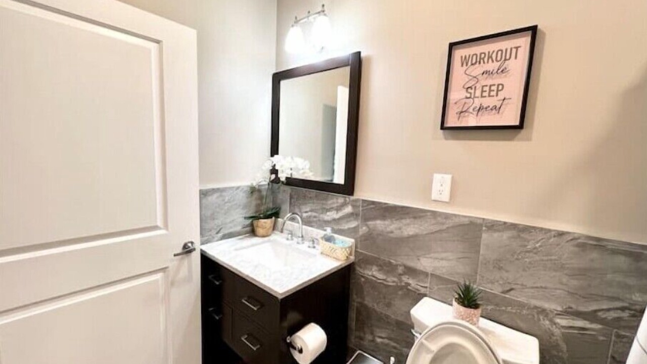 Photo of Bathroom in Logan Square