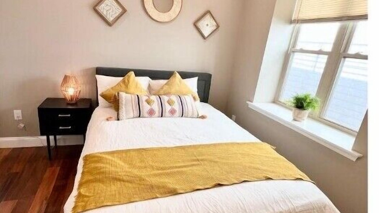 Photo of Bedroom in Logan Square